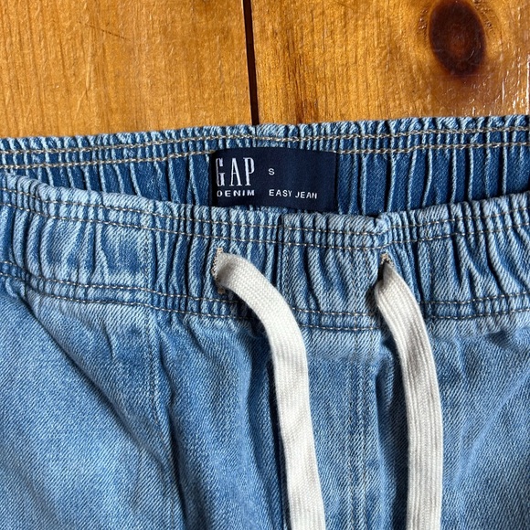 GAP Mid Rise Easy Cargo Jeans - Picture 7 of 8